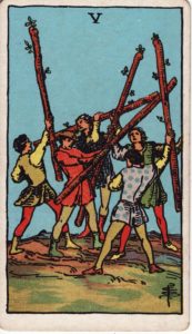 Representación Gráfica Carta Tarot Rider 5 - Cinco de Bastos